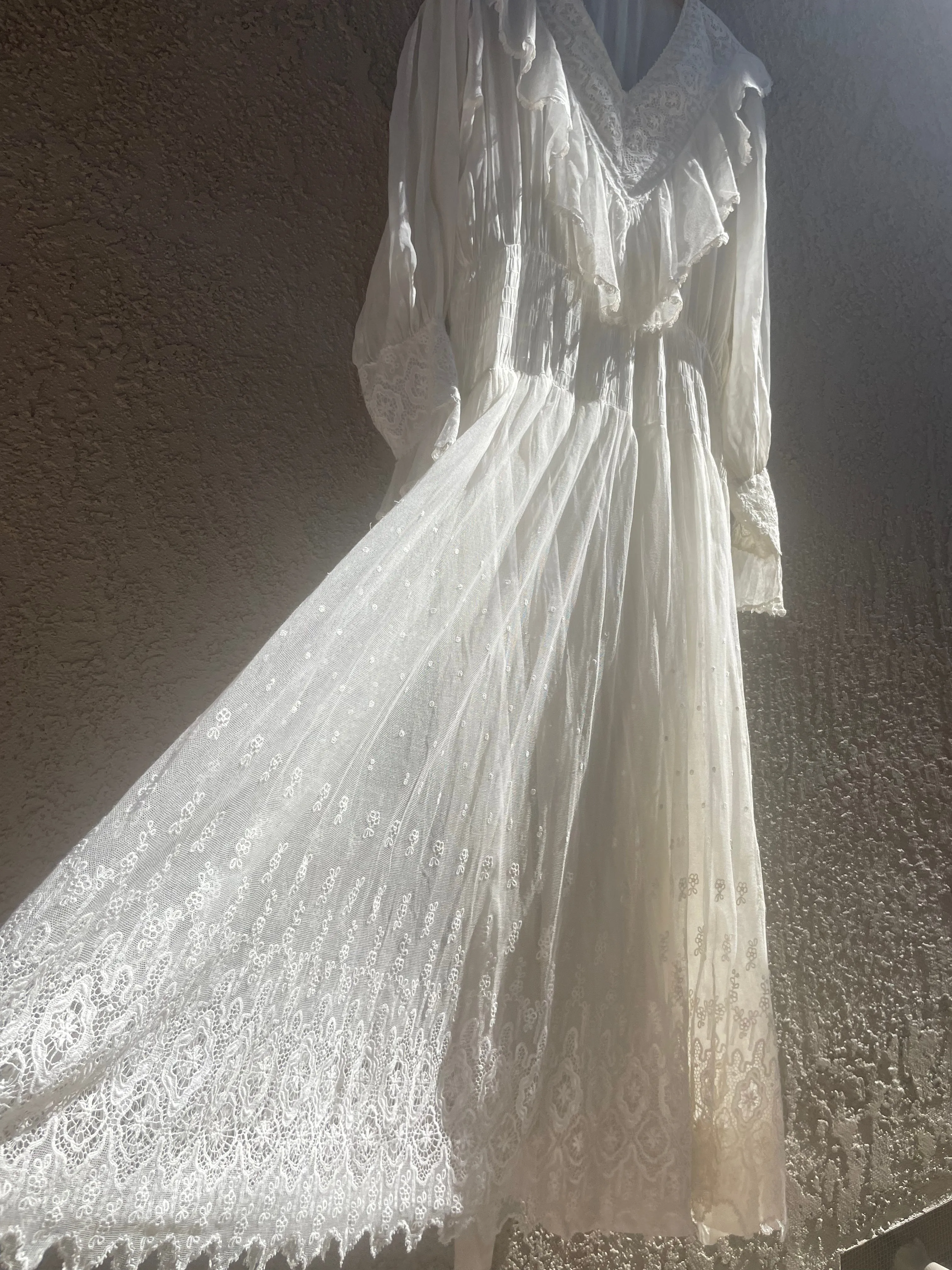 1920s Fine Cotton & Lace Overlay Balloon Sleeve Dress