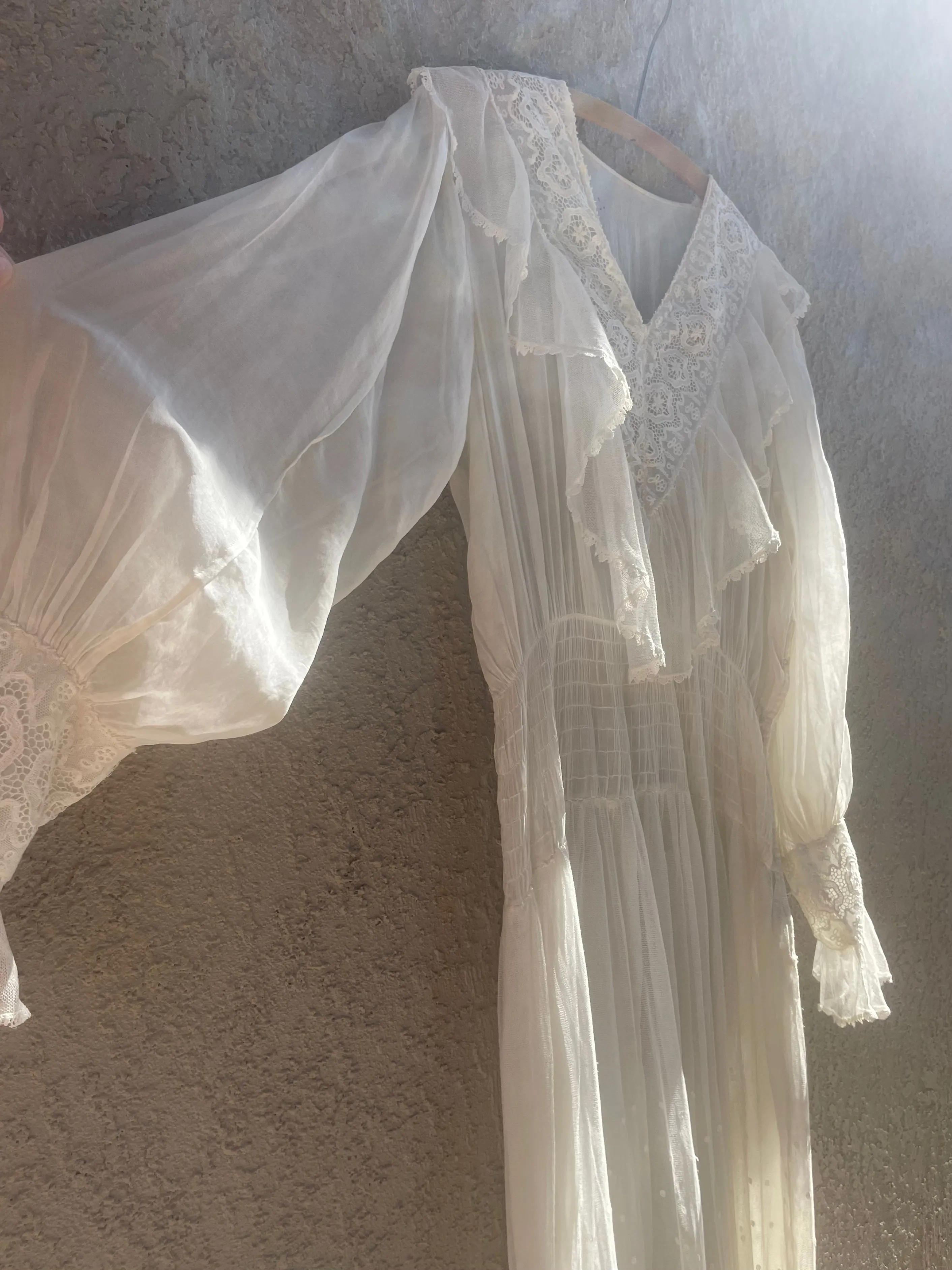 1920s Fine Cotton & Lace Overlay Balloon Sleeve Dress