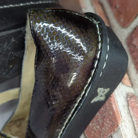 Alegria by PG Lite Mary Jane Women's 38/7.5 Patent Leather Python Platform Shoes