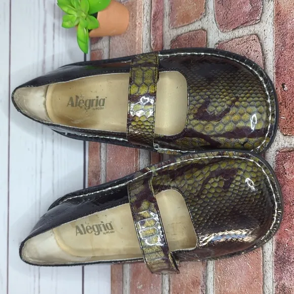Alegria by PG Lite Mary Jane Women's 38/7.5 Patent Leather Python Platform Shoes
