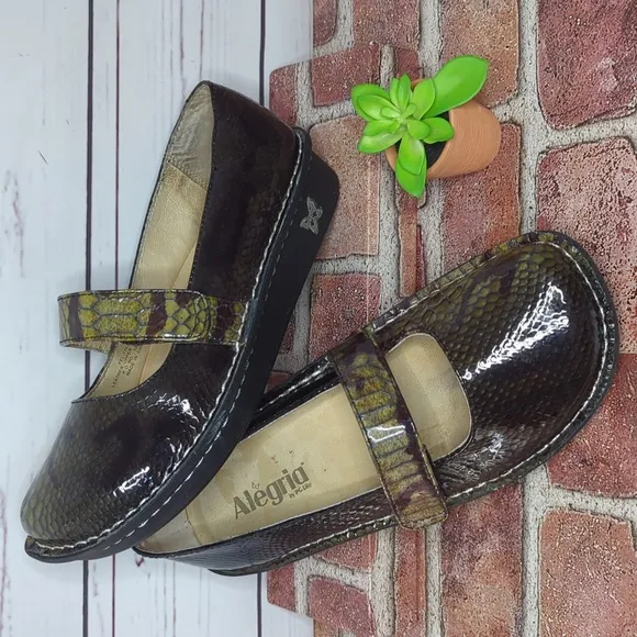 Alegria by PG Lite Mary Jane Women's 38/7.5 Patent Leather Python Platform Shoes