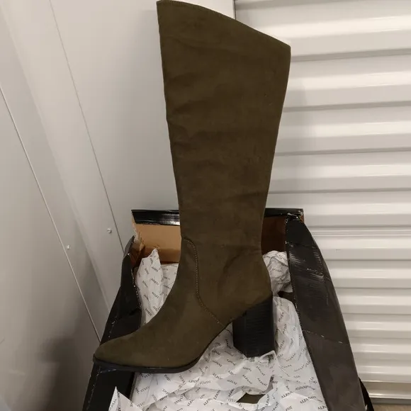 Alfani Wylde Women Knee High Boots Olive