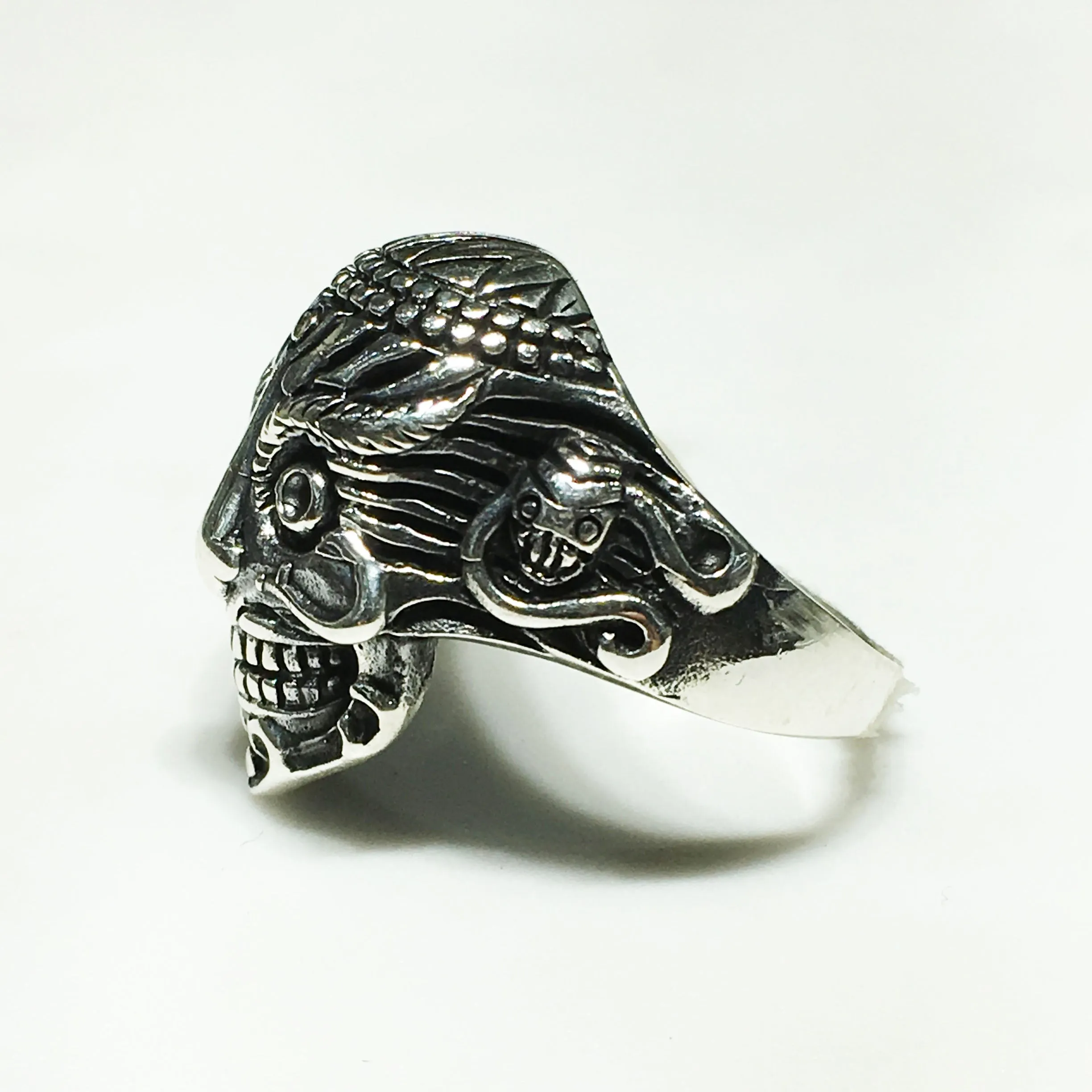 Antique-Finish Samurai Mask Ring (Silver)