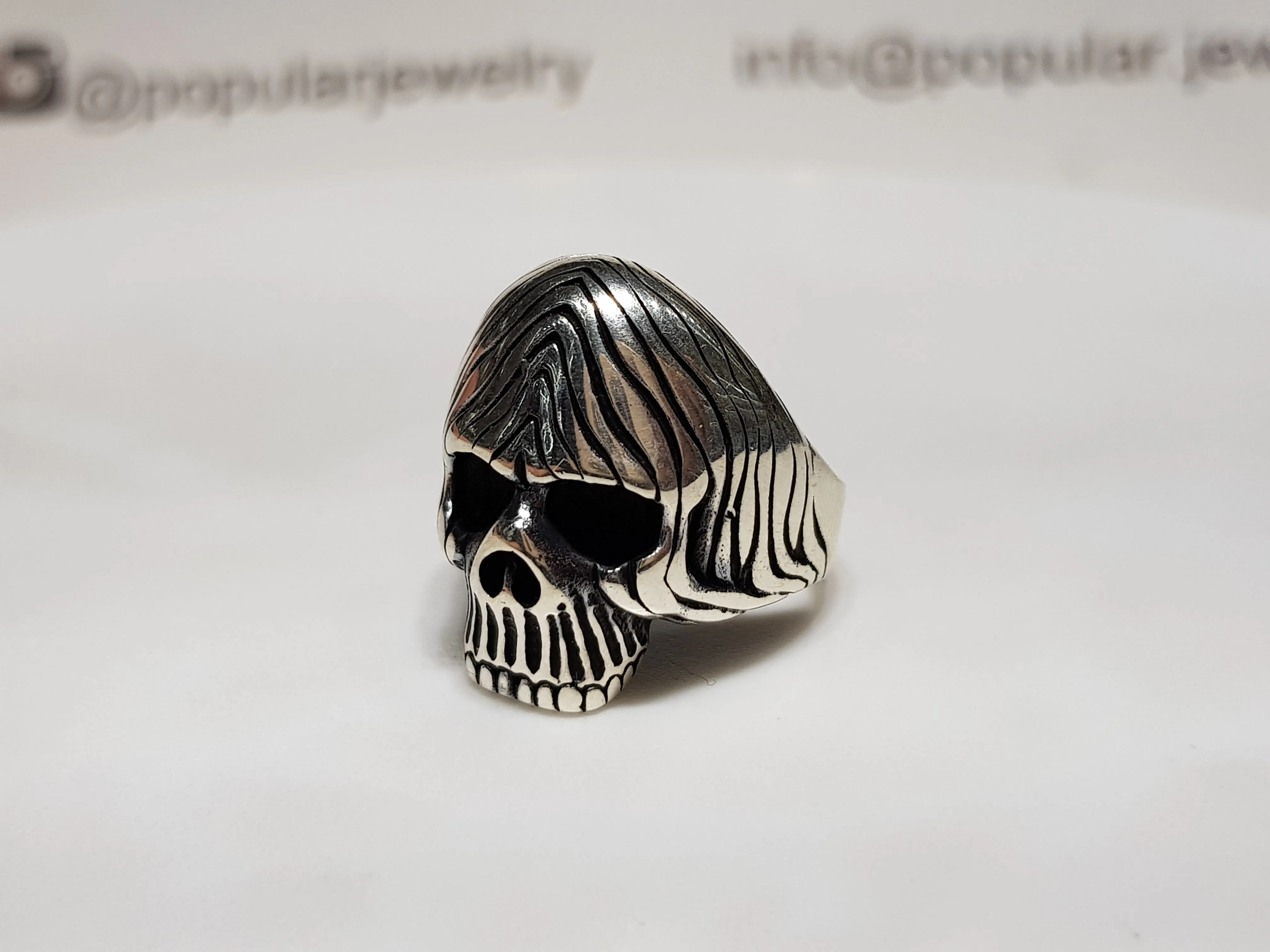 Antique-Finish Skull Ring (Silver)