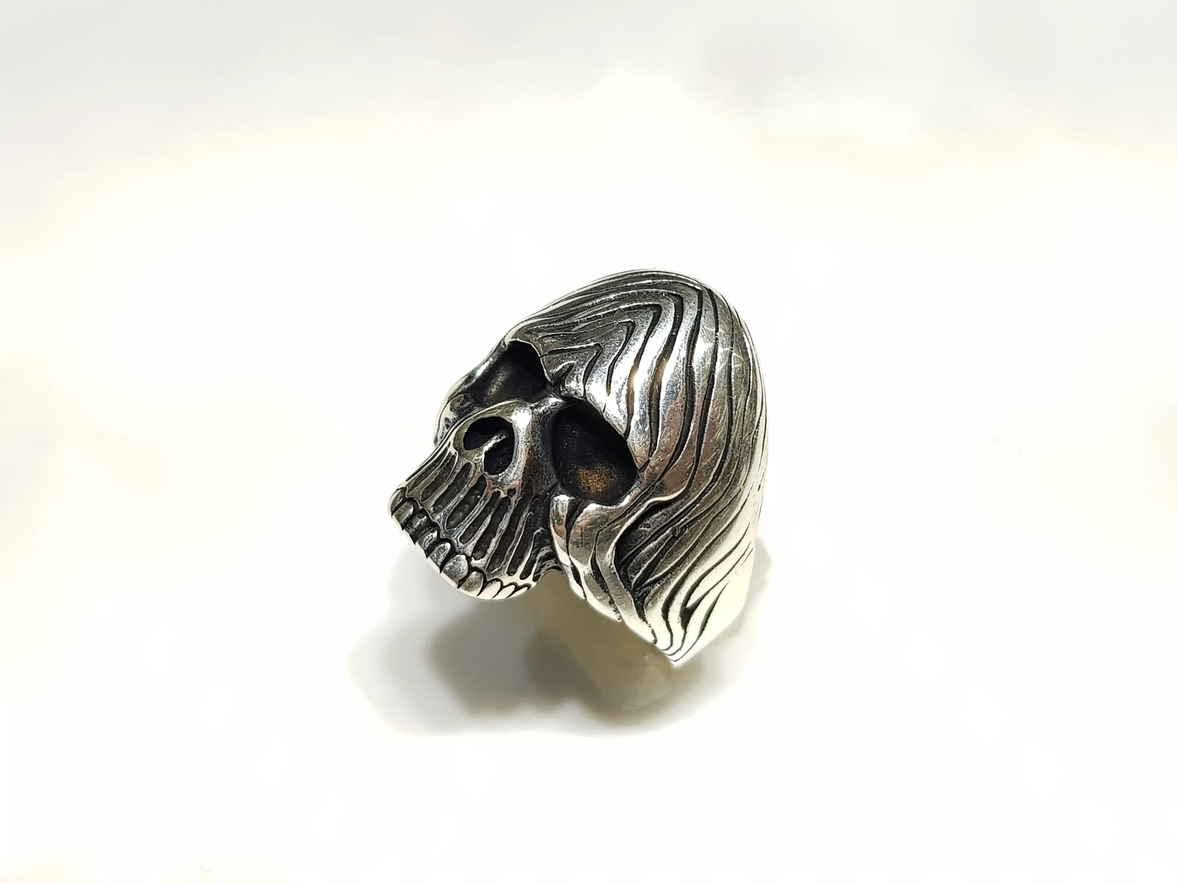 Antique-Finish Skull Ring (Silver)