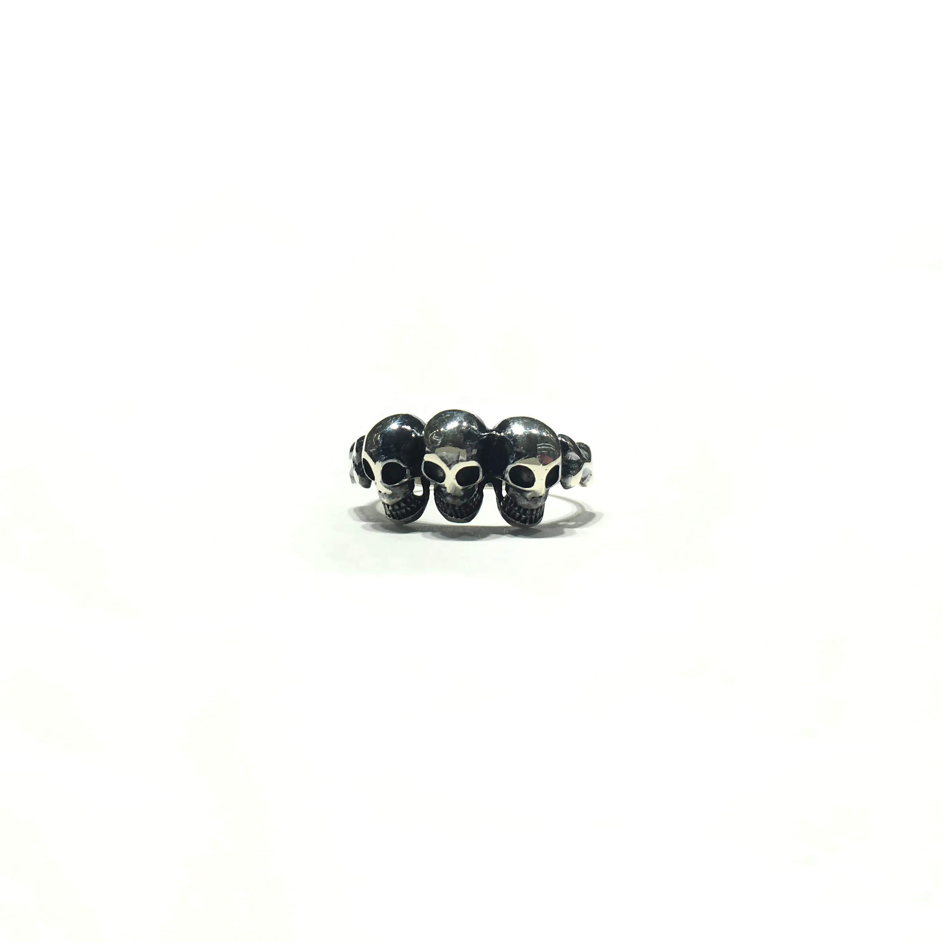 Antique-Finish Triple Skull Head Ring (Silver)