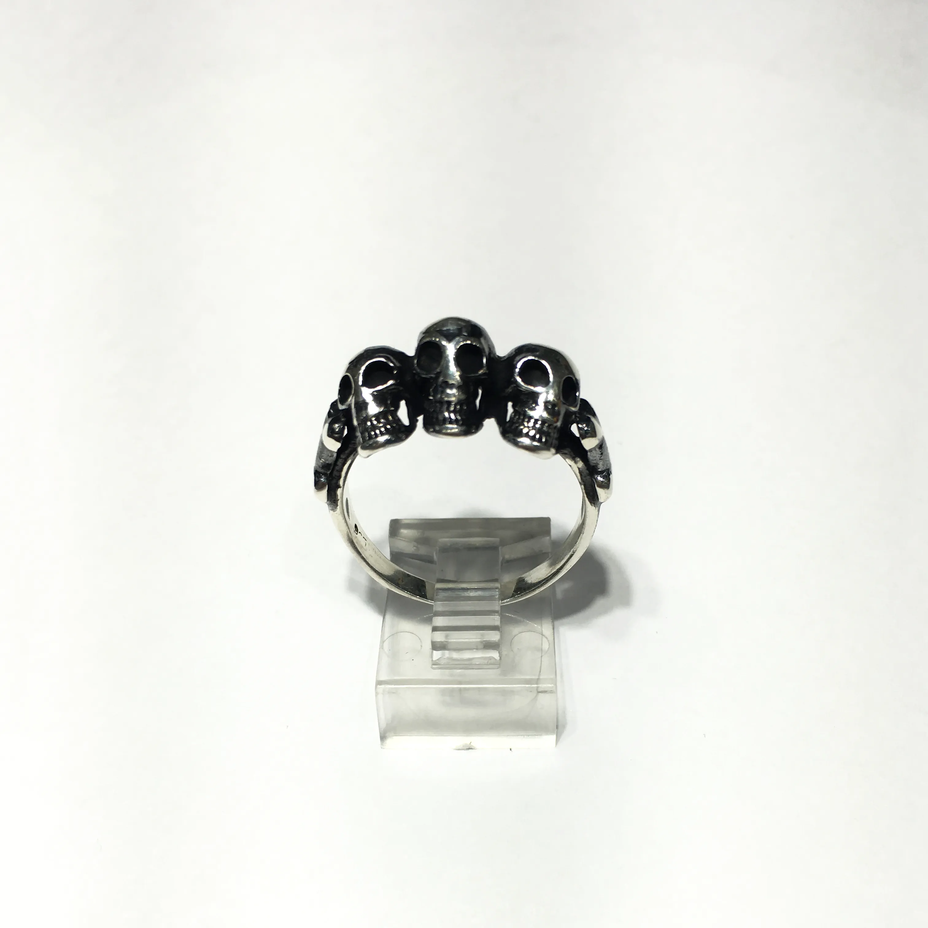 Antique-Finish Triple Skull Head Ring (Silver)