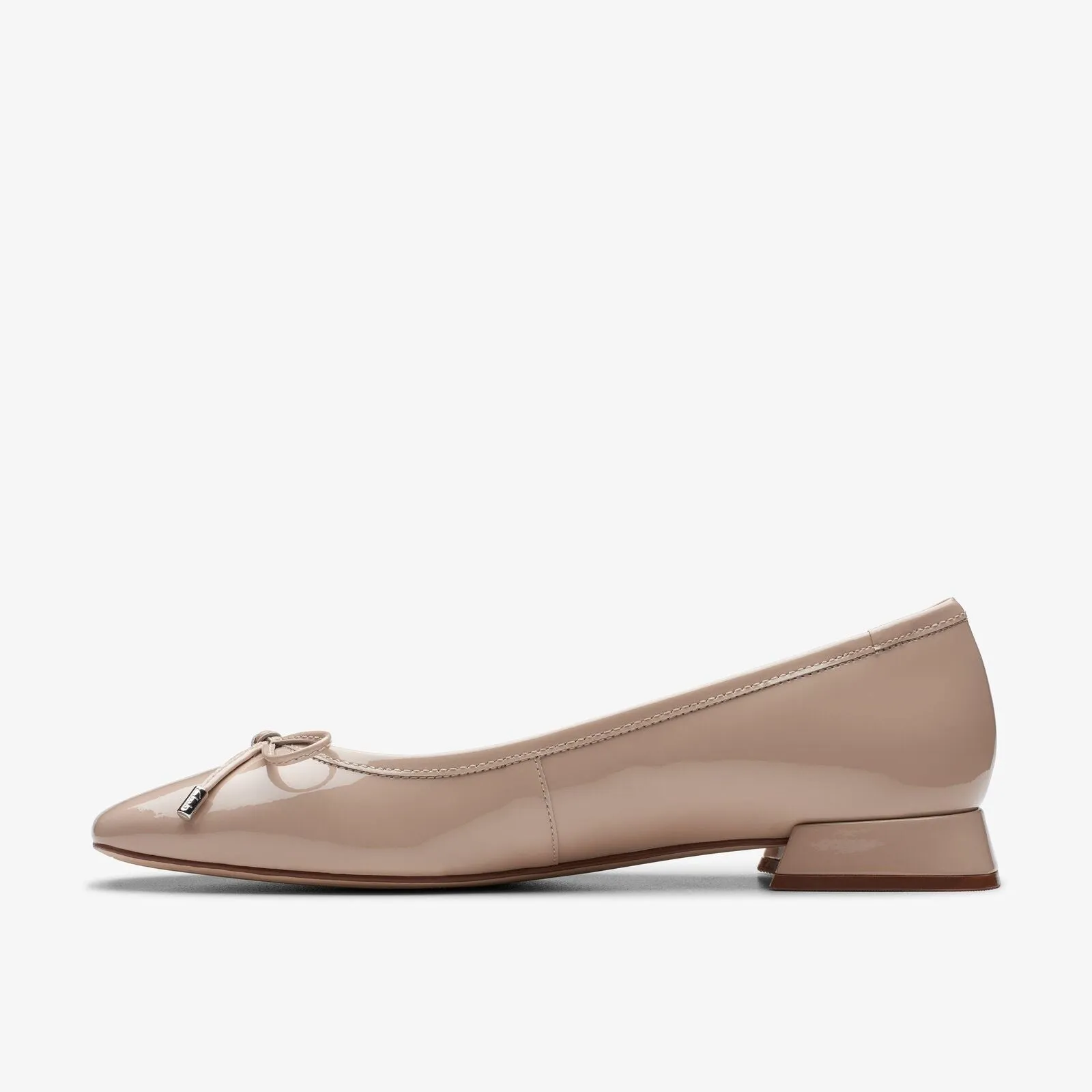 Clarks Women's Ubree15 Step Sand Patent 26176362