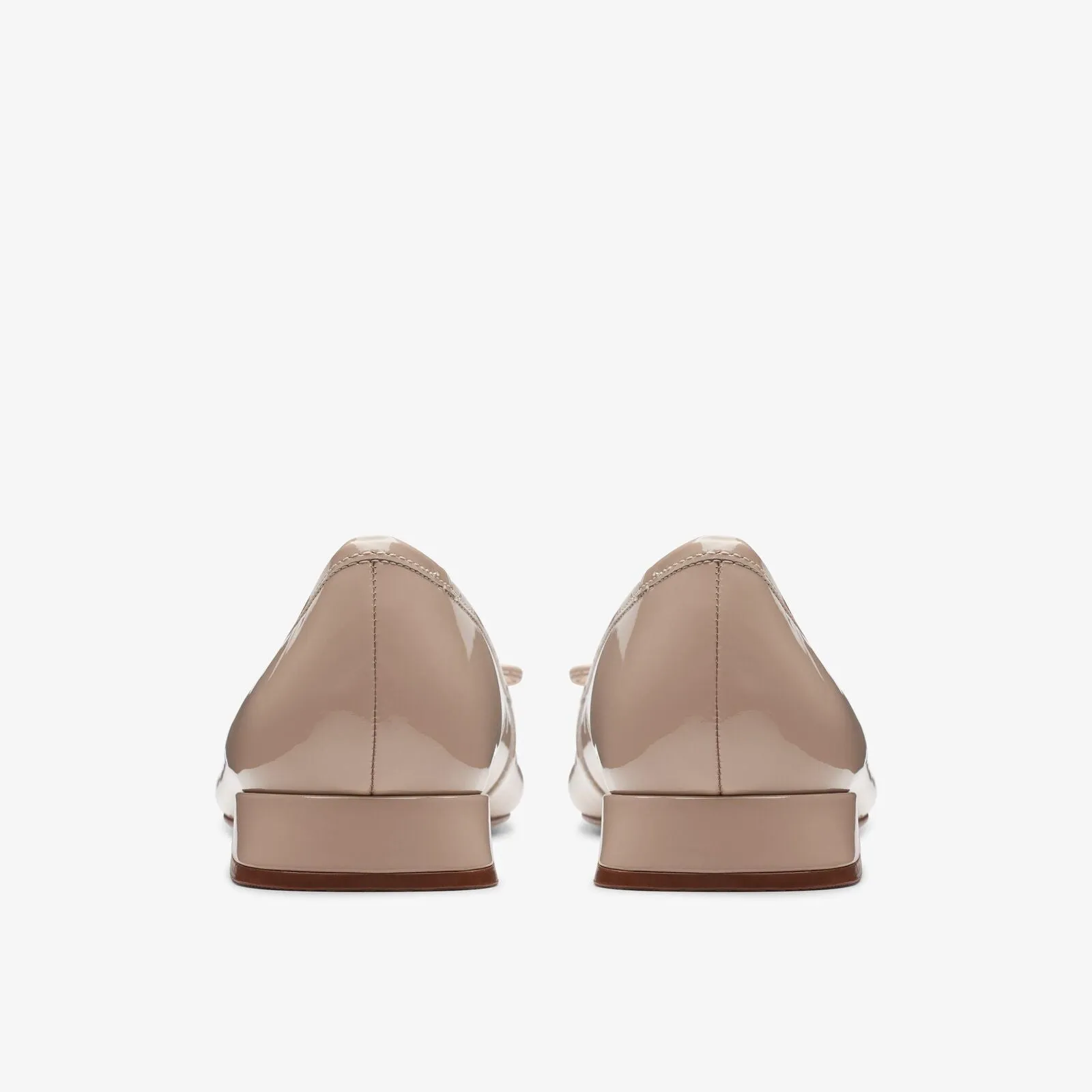 Clarks Women's Ubree15 Step Sand Patent 26176362