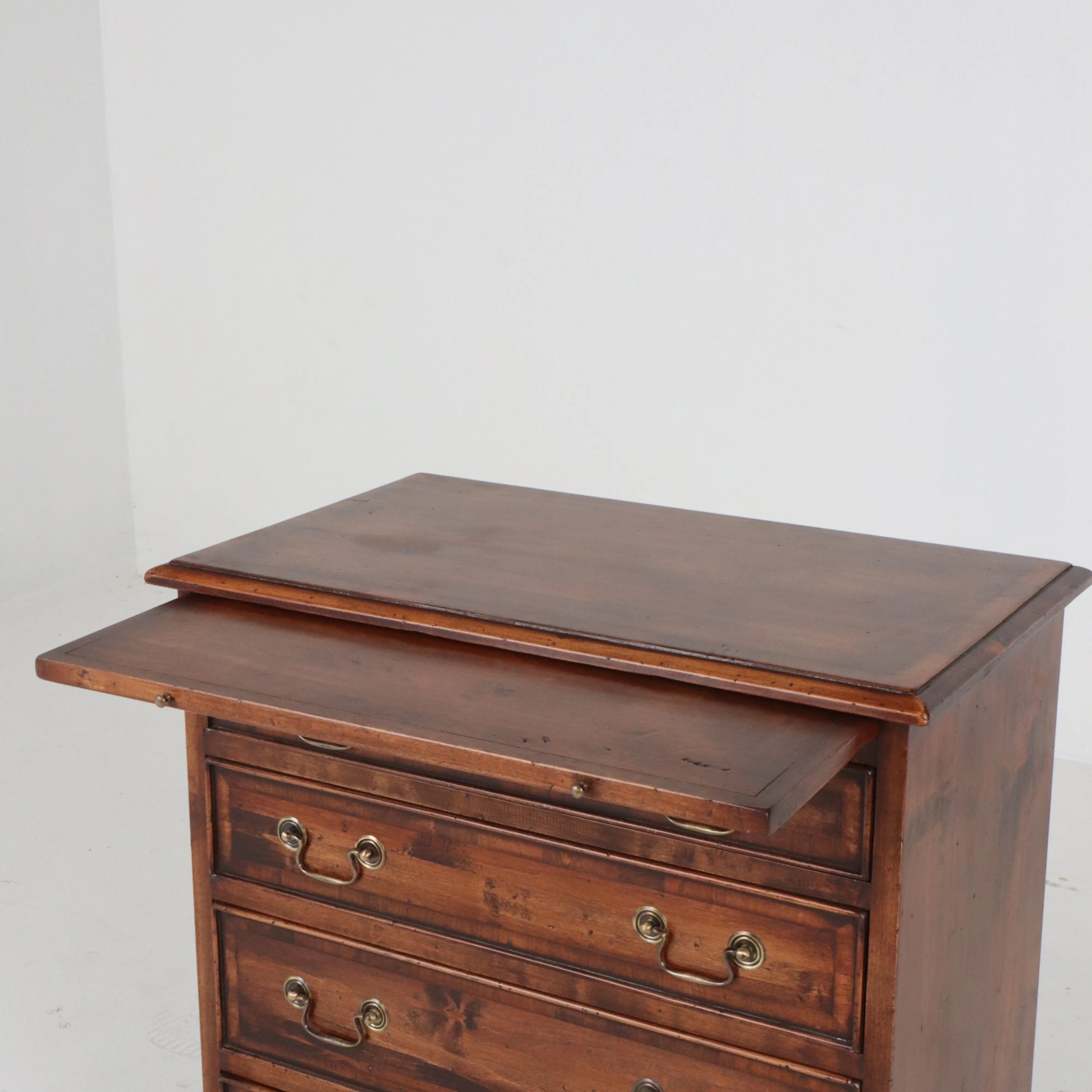 English 4 Drawer Bachelor's Chest in Antique Fruitwood Finish