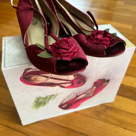 Girls shoes