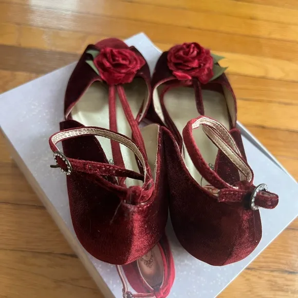 Girls shoes