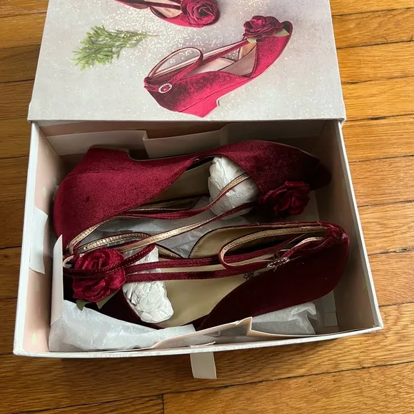 Girls shoes