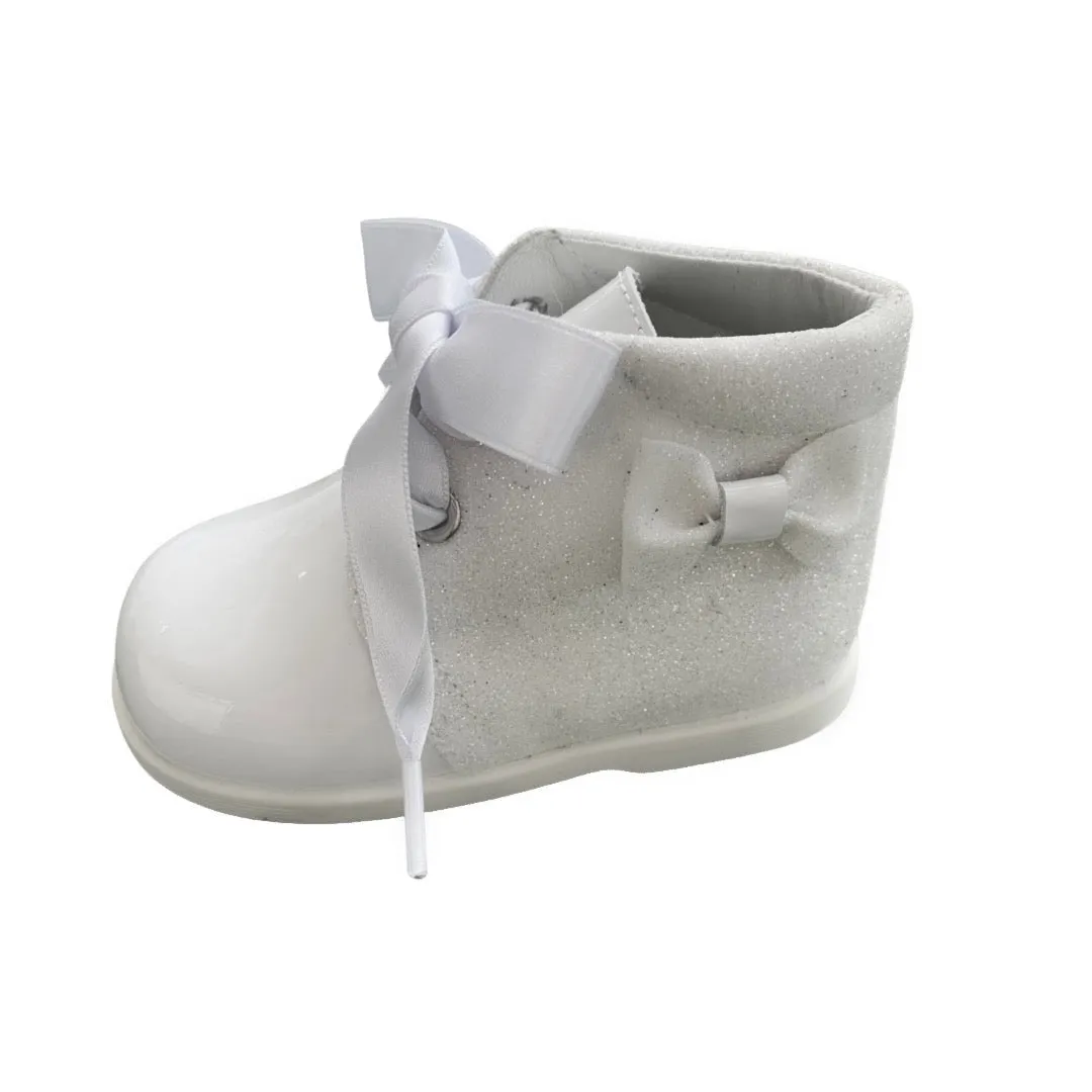 Girls white glitter boot