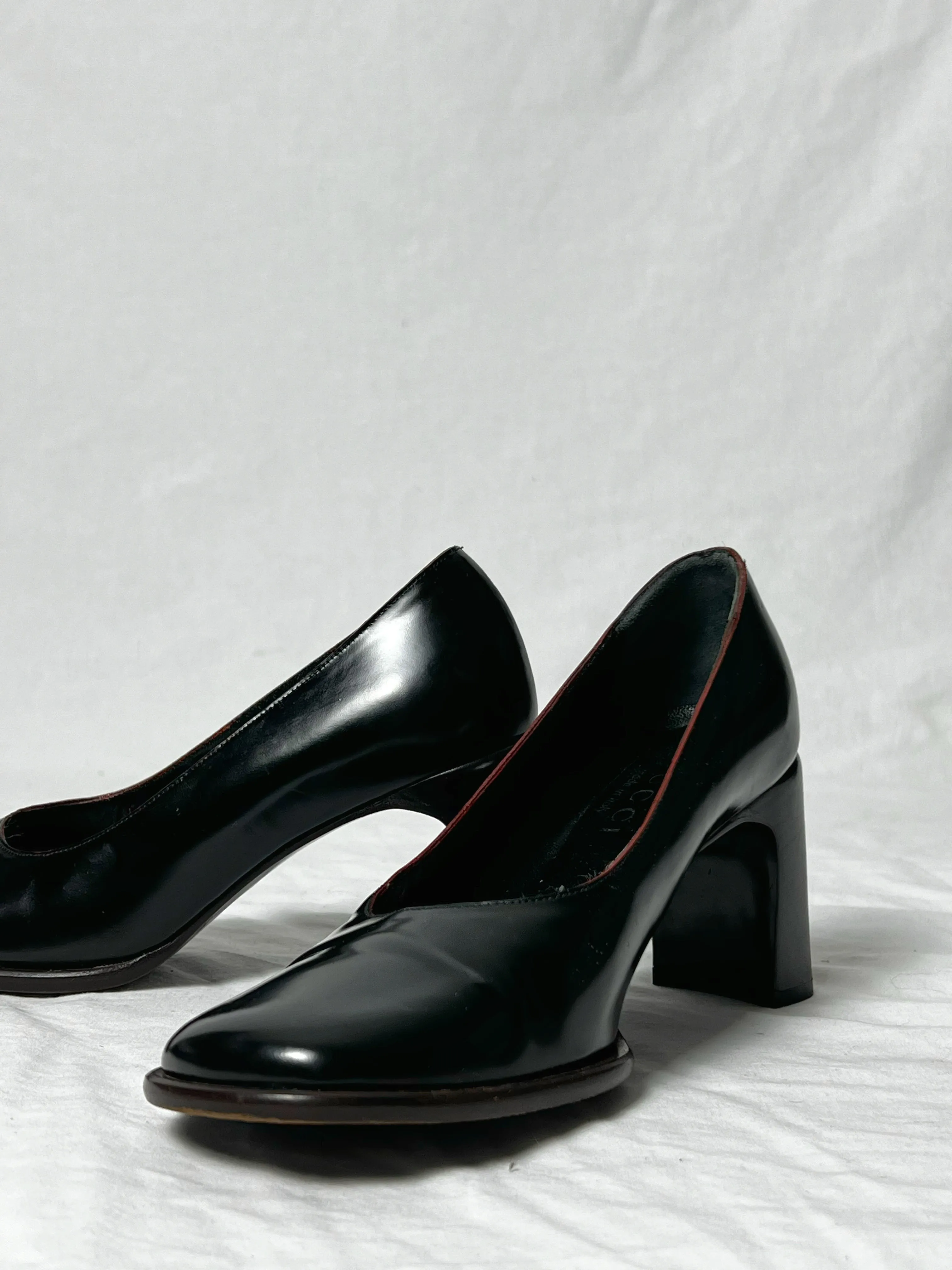 GUCCI COURT HEELS