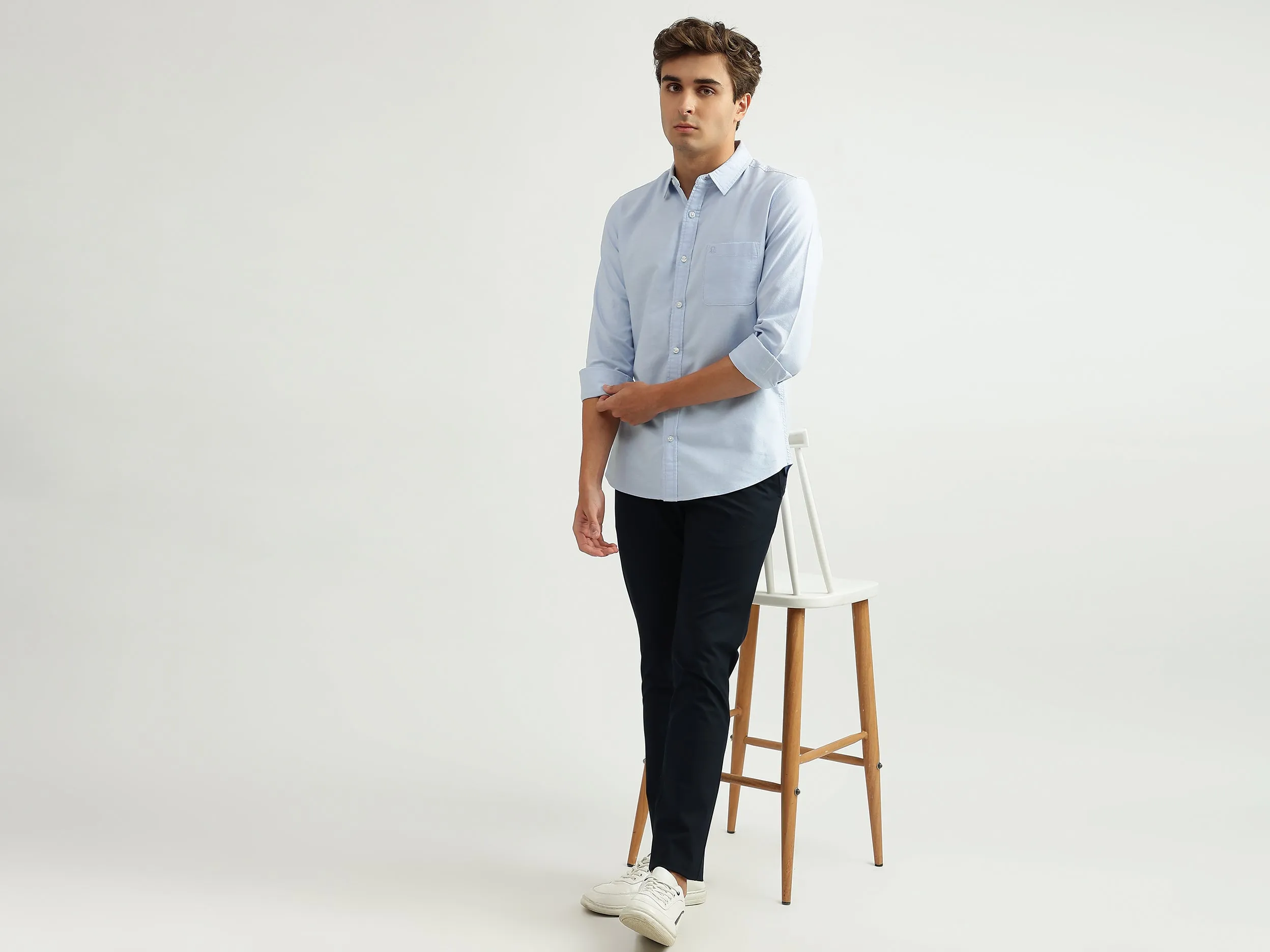 Men Solid Spread Collar Shirt
