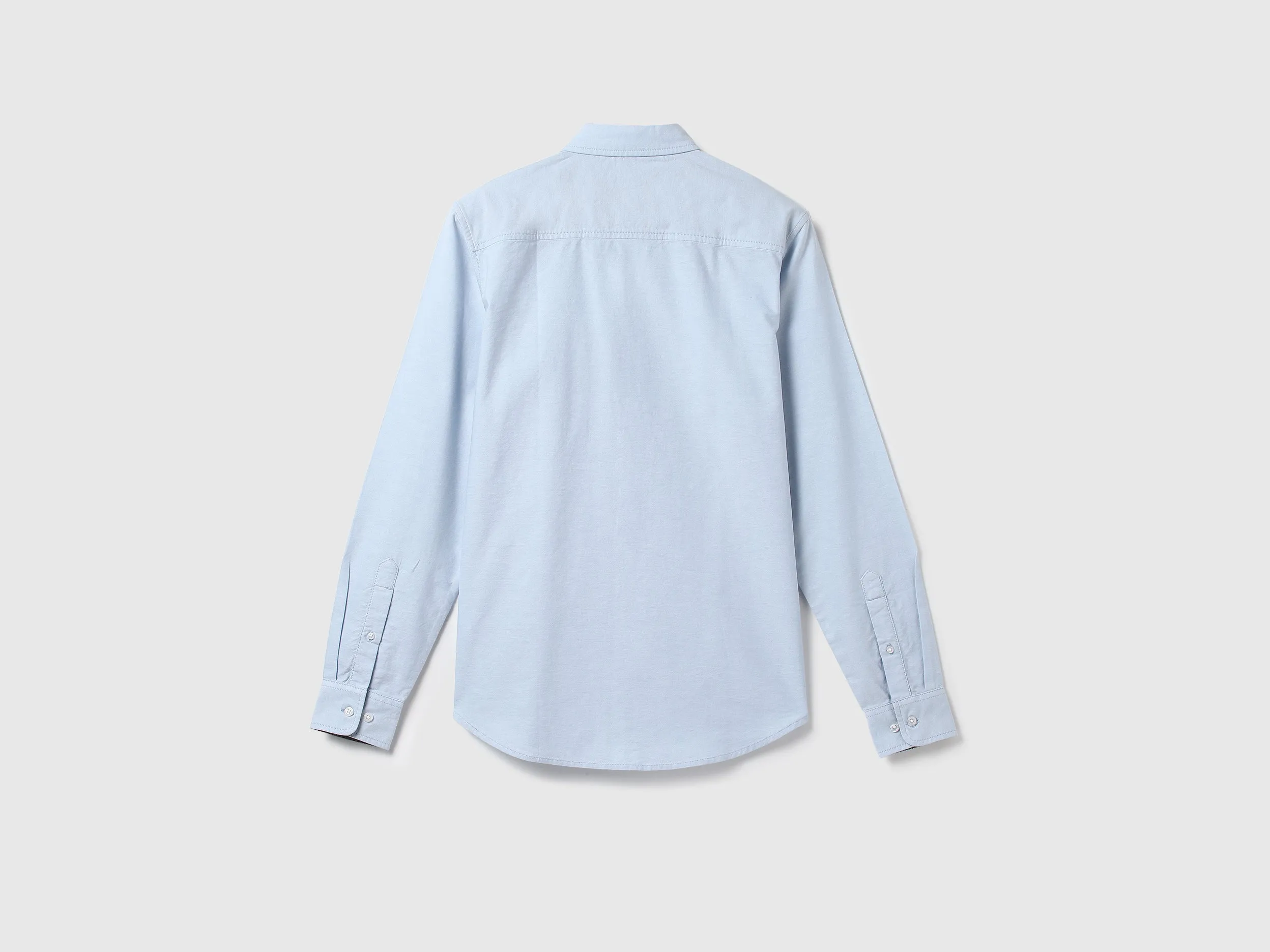 Men Solid Spread Collar Shirt