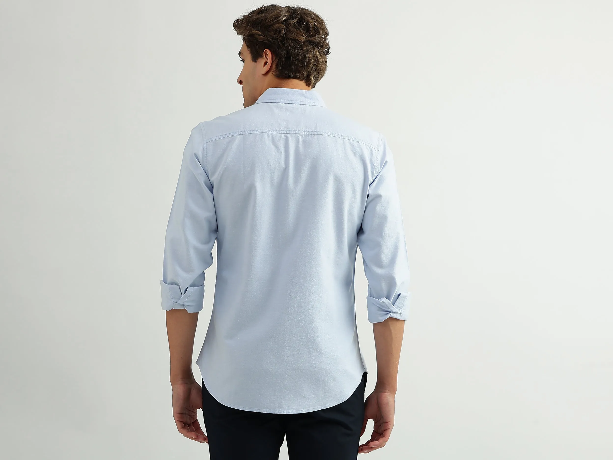 Men Solid Spread Collar Shirt