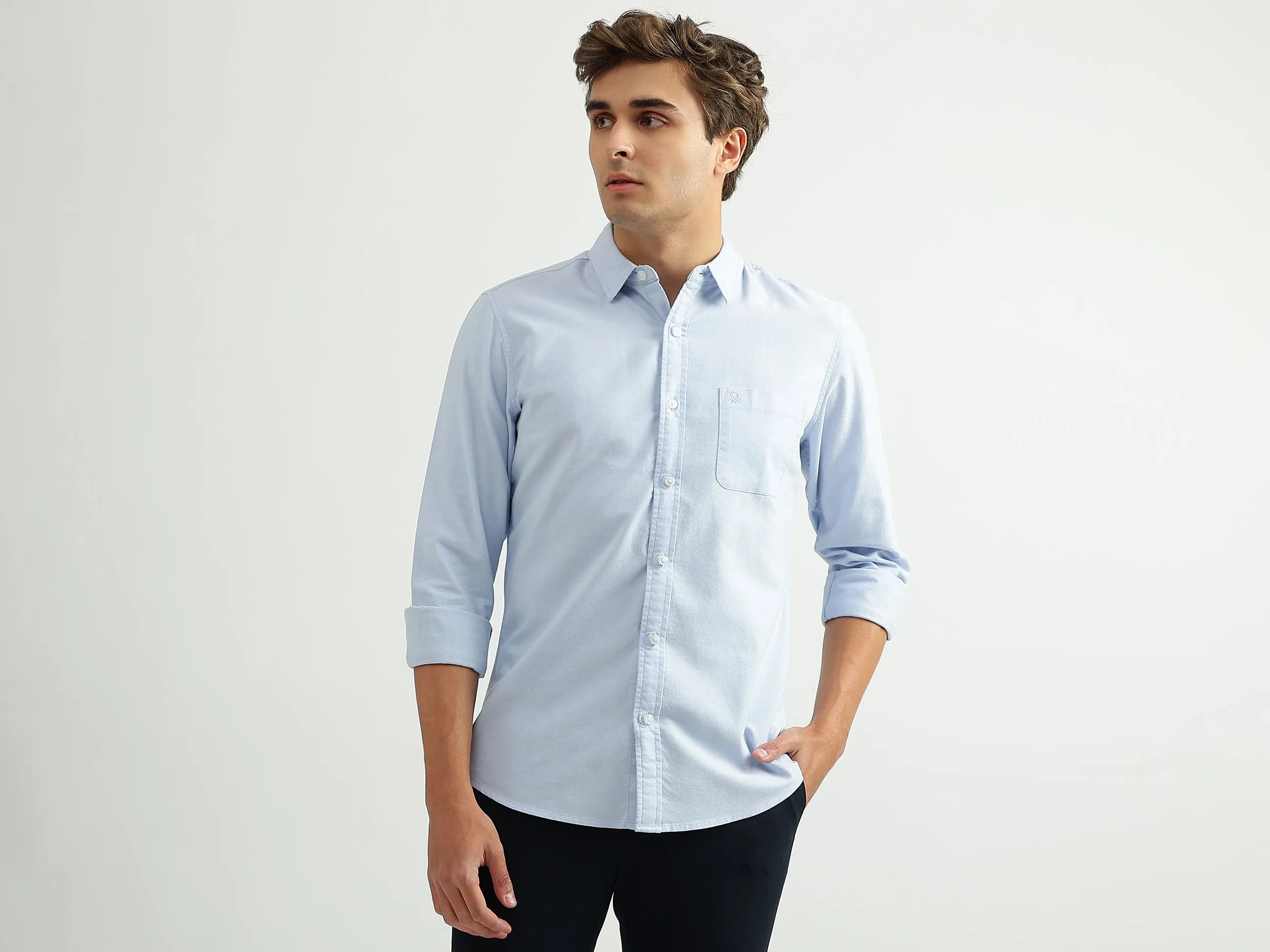 Men Solid Spread Collar Shirt