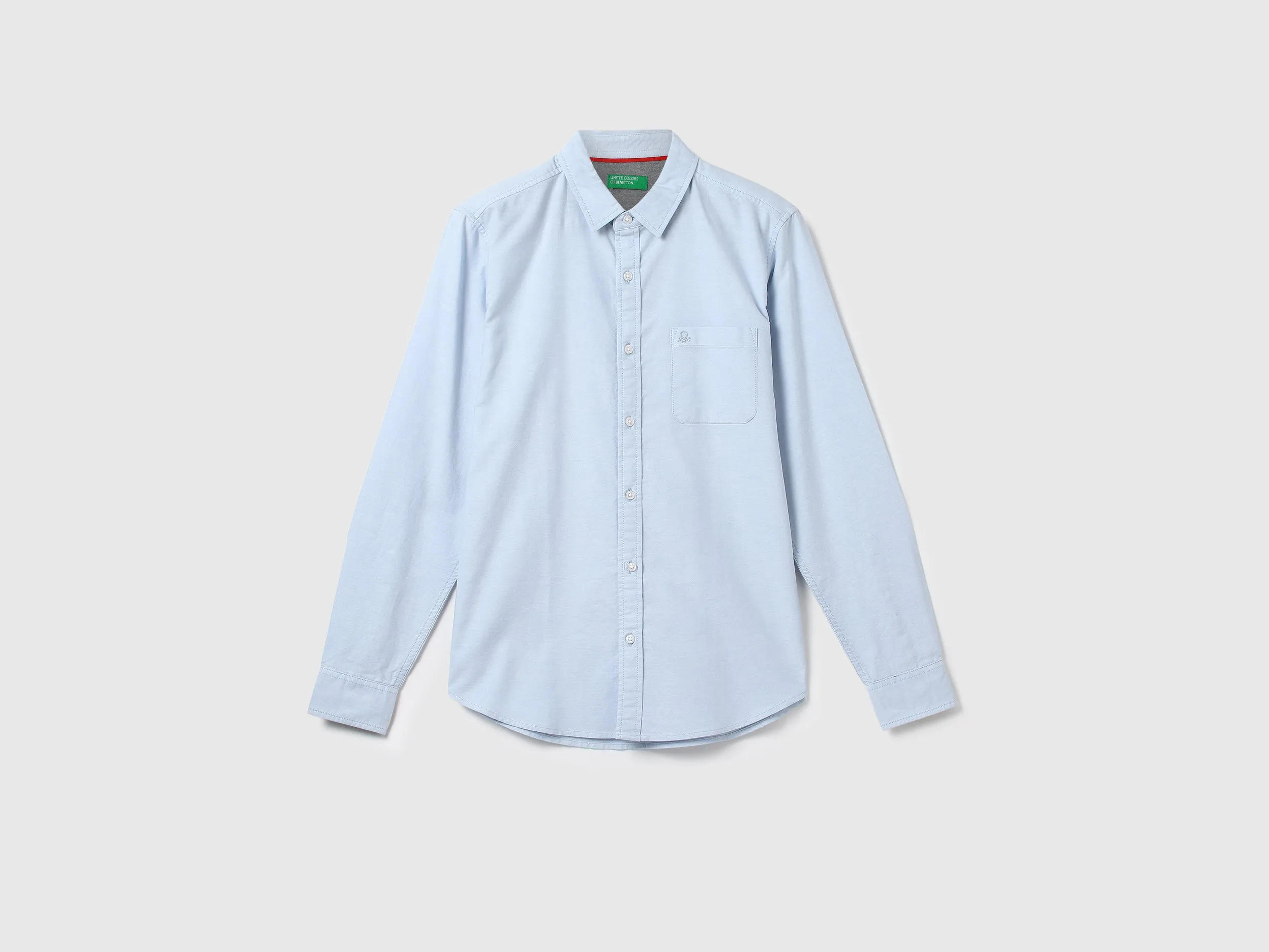 Men Solid Spread Collar Shirt
