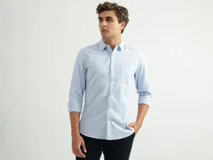 Men Solid Spread Collar Shirt