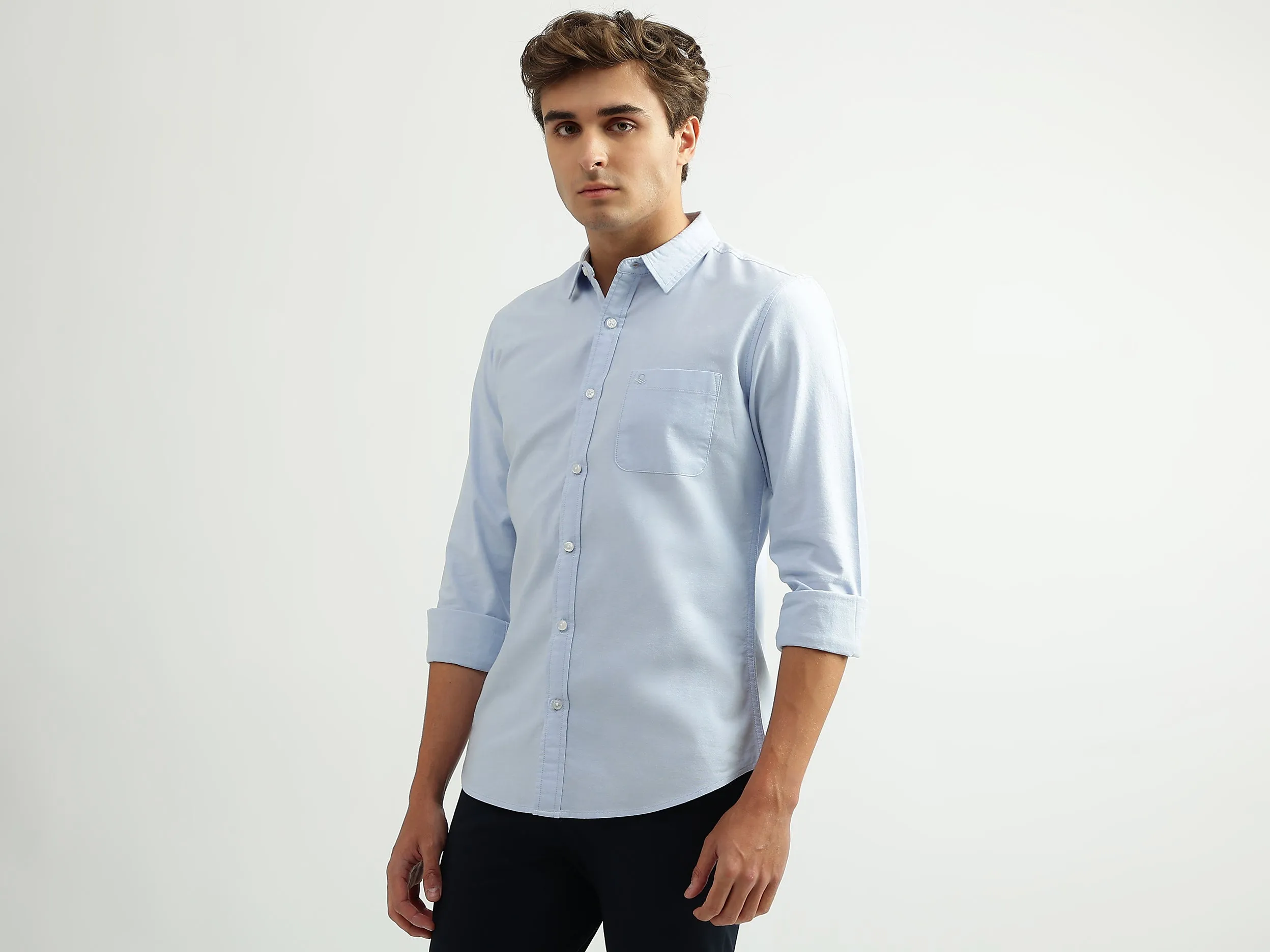 Men Solid Spread Collar Shirt