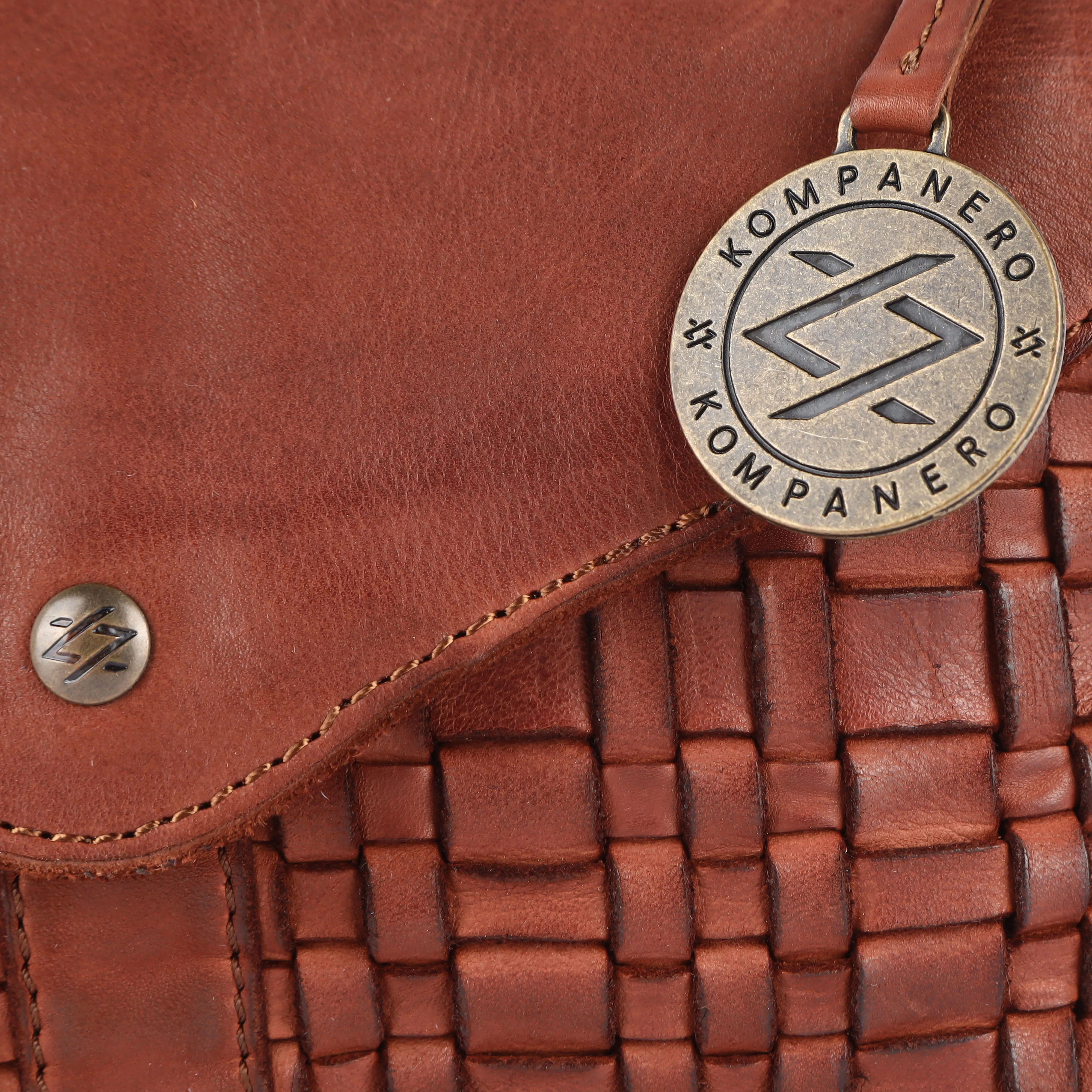 Mia - The Crossbody
