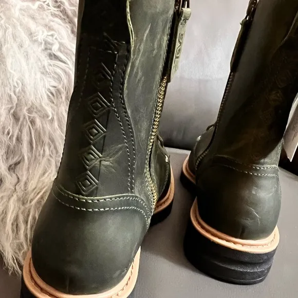 New! $180 Teva Olivtine Boots. Olive NWT NWOB