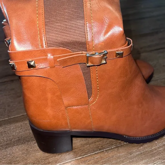 NEW! Torgeis New York Women’s Destiny Faux Leather Camel Brown Boot US 11