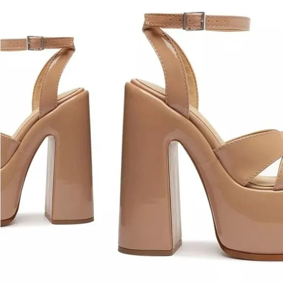 NWOT Schutz Pattie Patent Leather Platform Sandal Size 10