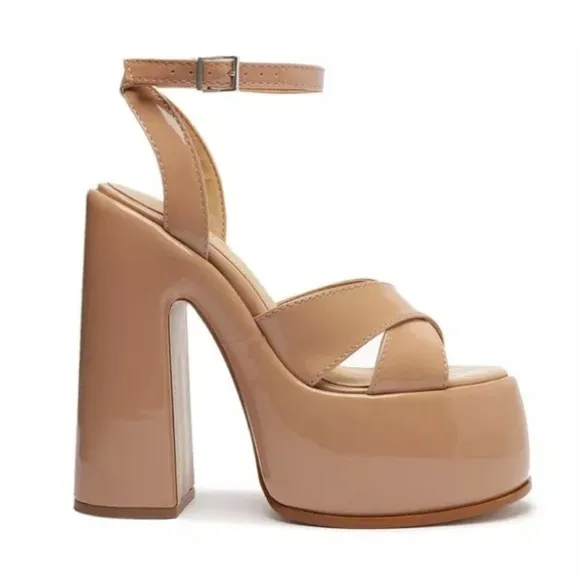 NWOT Schutz Pattie Patent Leather Platform Sandal Size 10