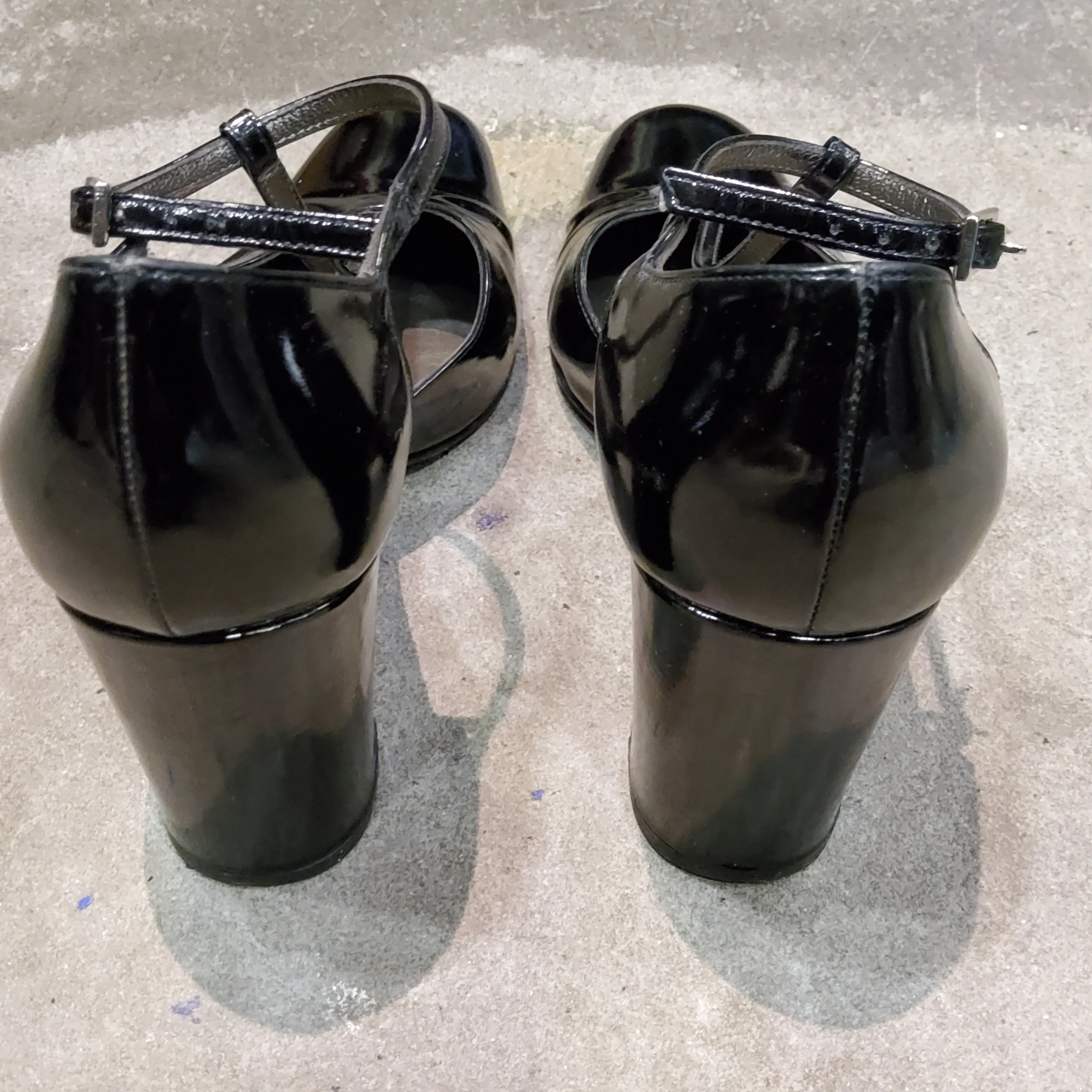 PATENT LEATHER PUMPS-BLACK