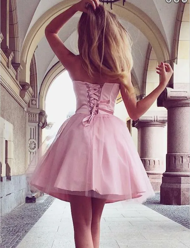 Pink Sweetheart Strapless Tulle Short Homecoming Dresses With Bandage