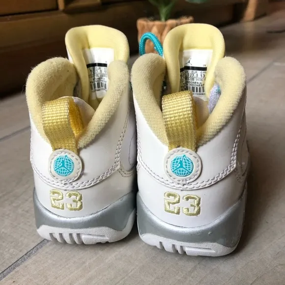 Rare. Jordan 9 retro lemon turquoise toddler size 7