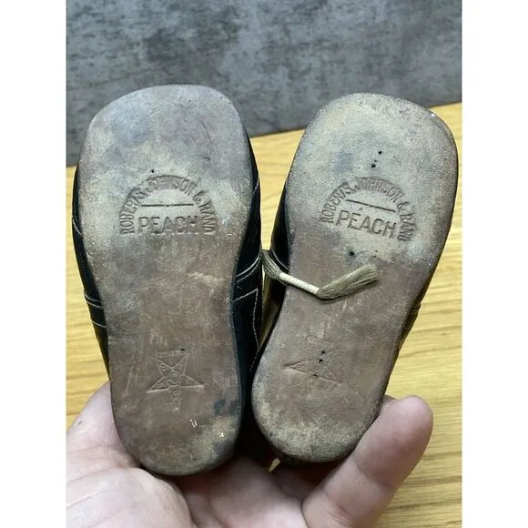 Roberts Johnson &amp;‎ Rand Peach Antique Baby Shoes