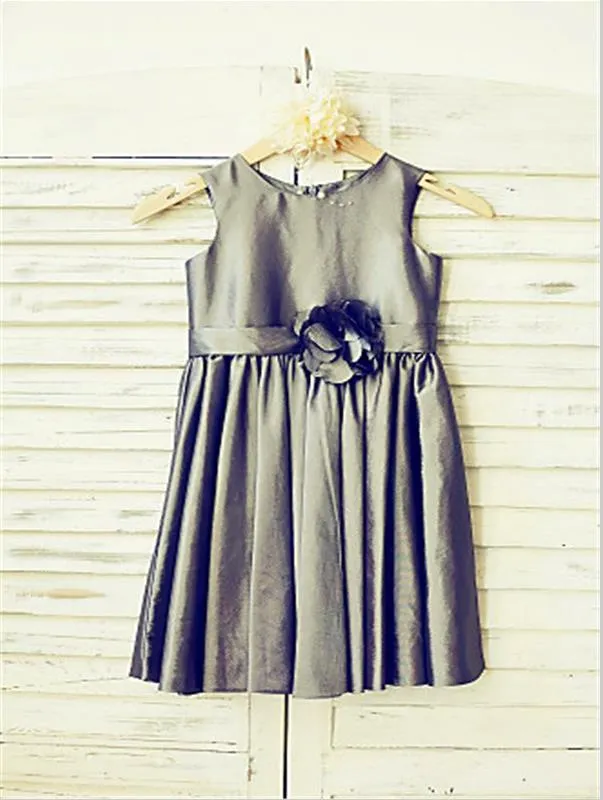 Satin Princess Tea-Length Scoop Flower Girl Dresses With Hand-made Flower