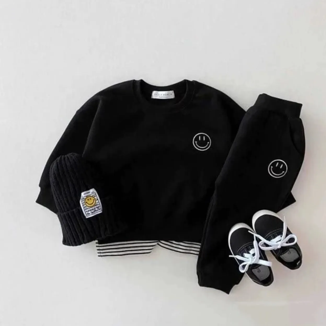Smiley - Black