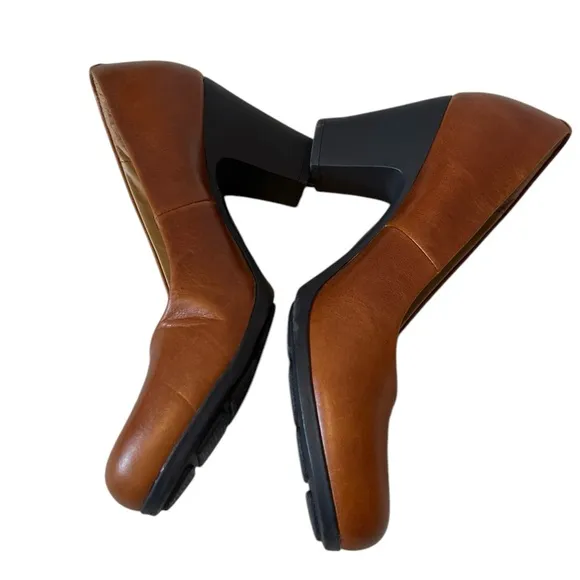 SOFFT Camel Tan Leather Pump 7.5 Medium