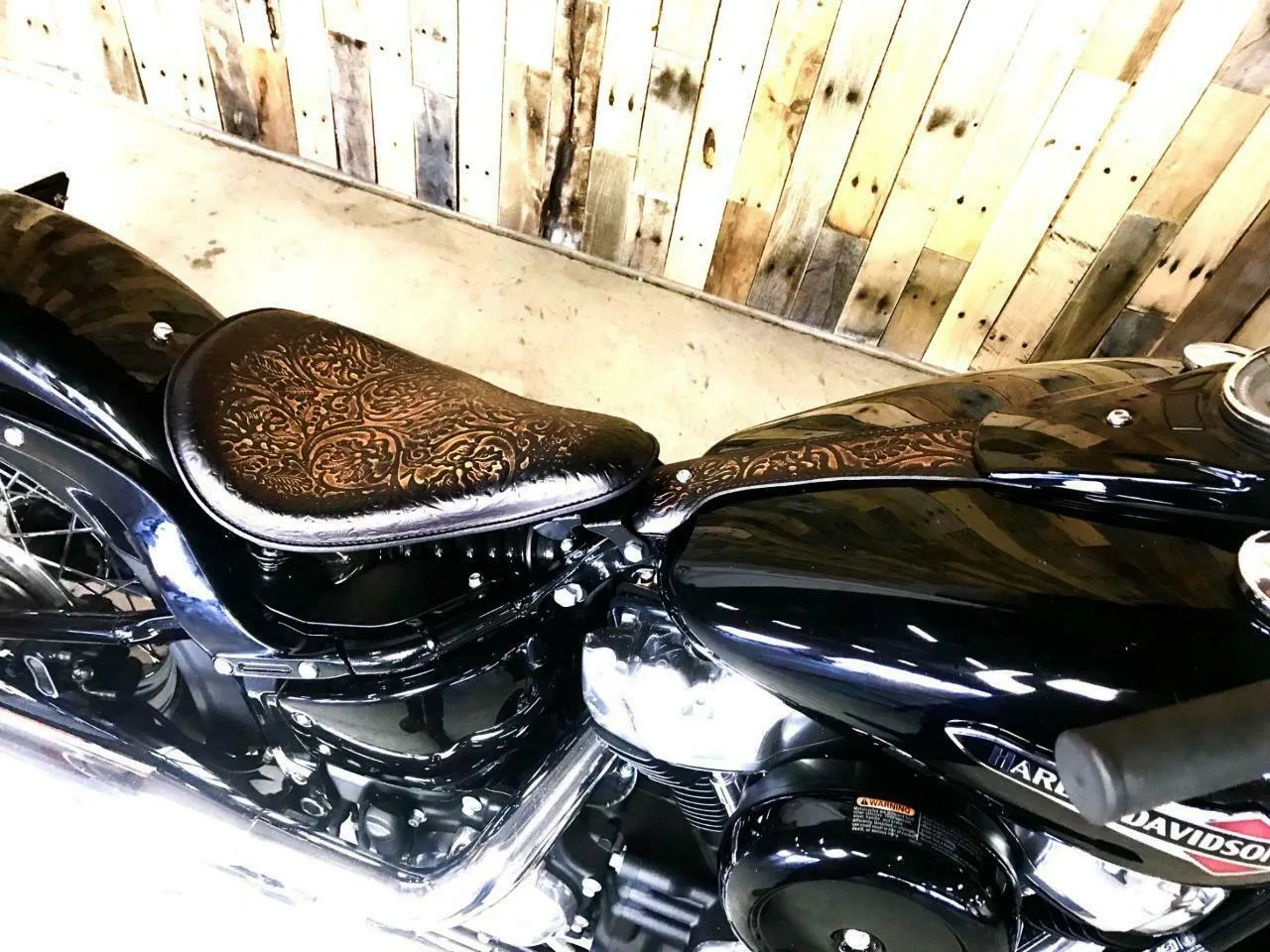 Spring Seat Conversion Mounting Kit Harley Softail 2018-2025 11x16" Oak Leaf bc