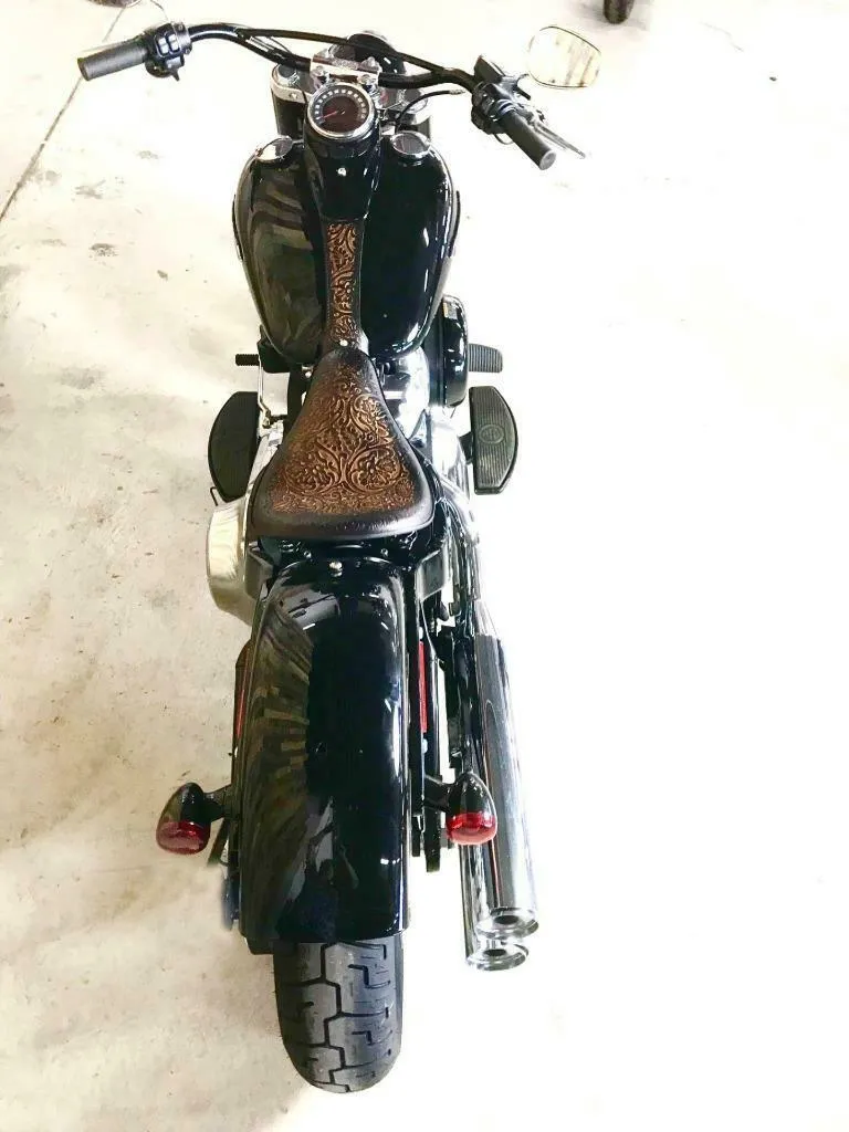 Spring Seat Conversion Mounting Kit Harley Softail 2018-2025 11x16" Oak Leaf bc