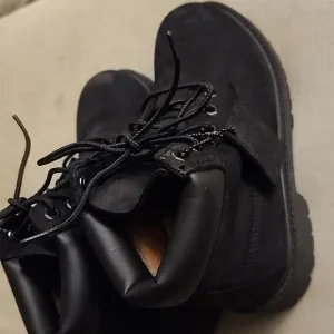 Timberland Waterproof 6&quot; Boots Boys' Grade School gently used