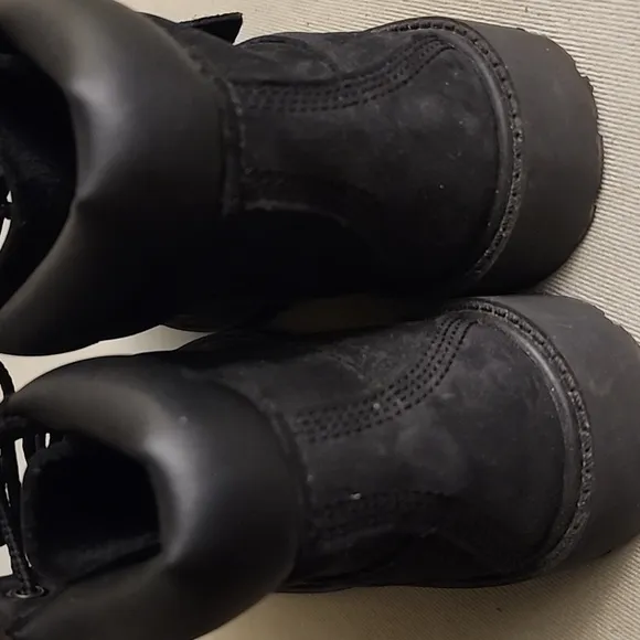 Timberland Waterproof 6&quot; Boots Boys' Grade School gently used