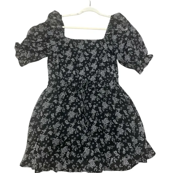 Trixxi Black and White Puff Sleeve Mini Sundress