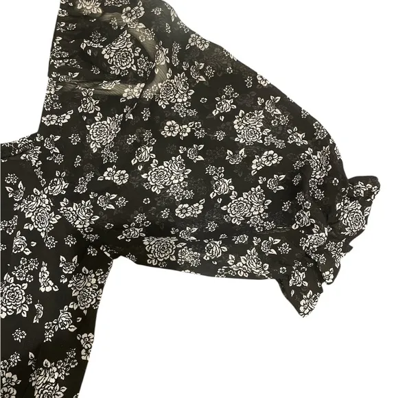 Trixxi Black and White Puff Sleeve Mini Sundress